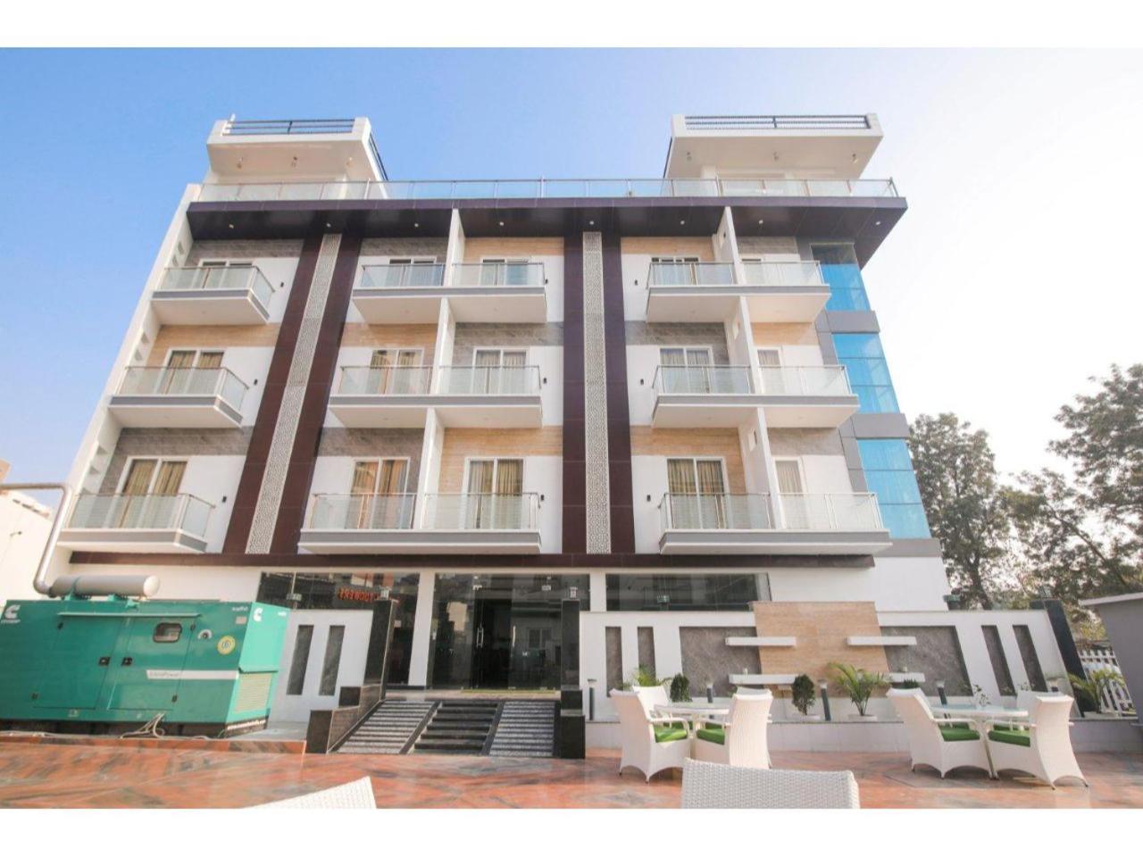 Kusum House Acomodação com café da manhã Grander Noida Exterior foto
