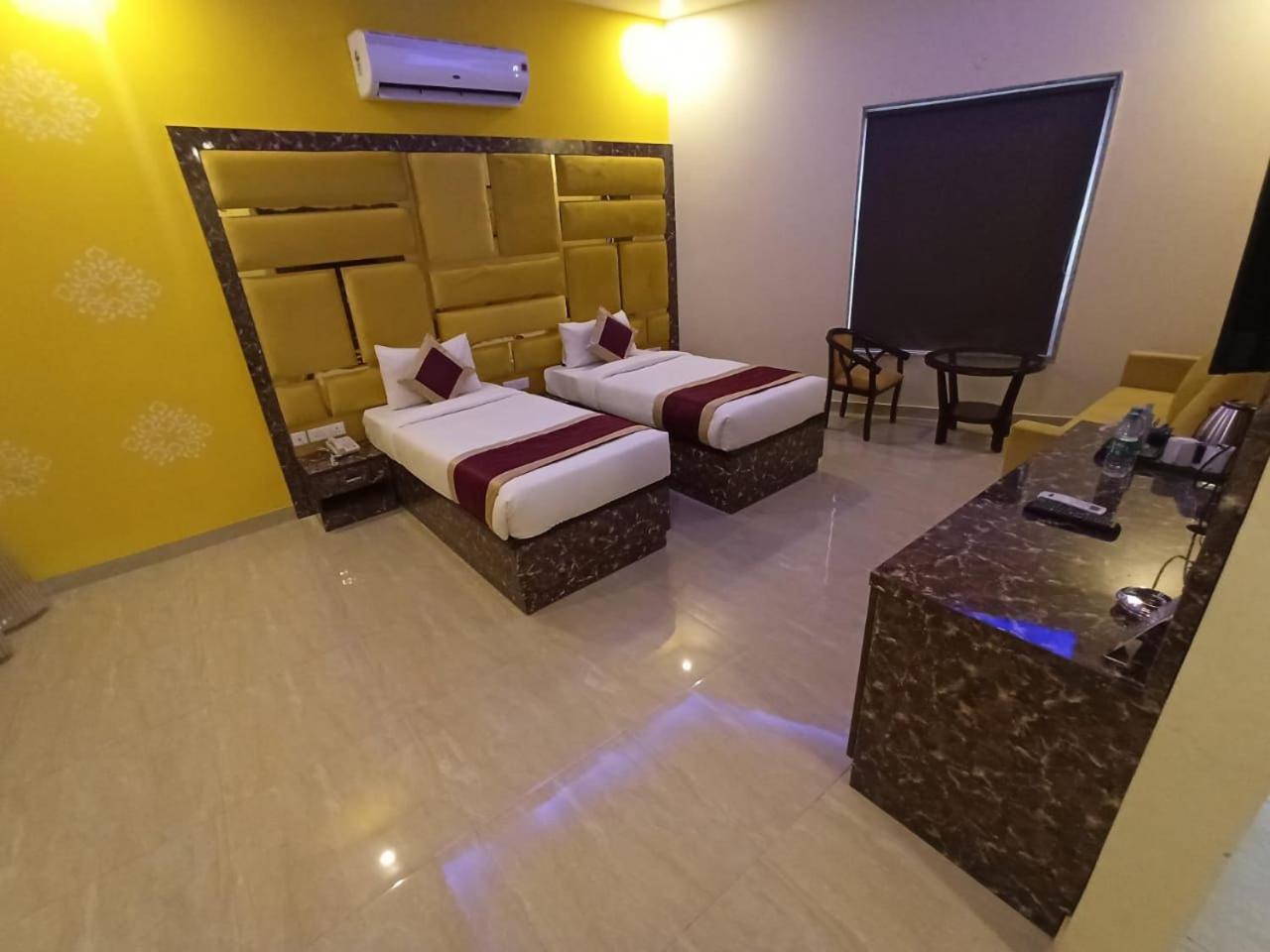 Kusum House Acomodação com café da manhã Grander Noida Exterior foto