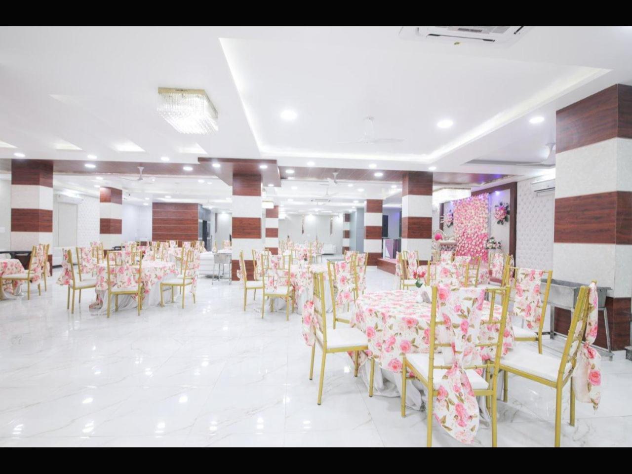Kusum House Acomodação com café da manhã Grander Noida Exterior foto